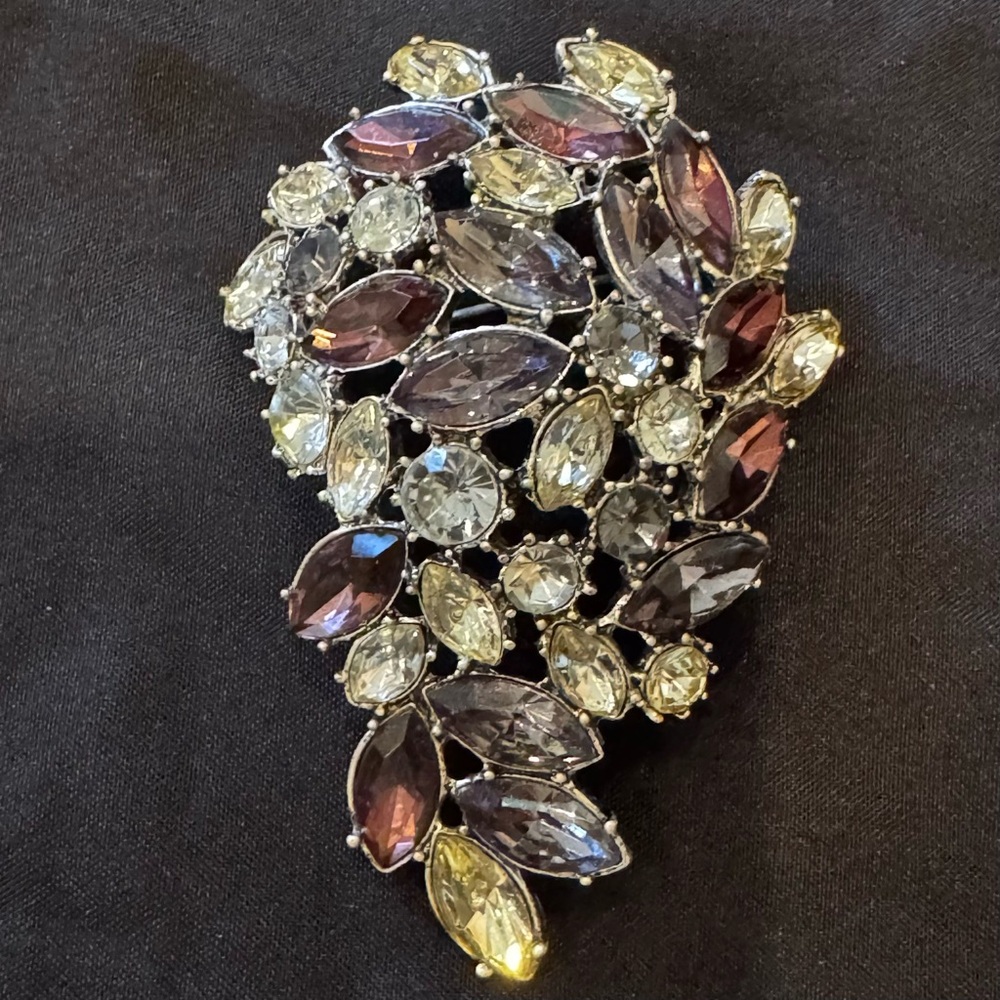Lucite Rhinestone Silver Tone Large Brooch